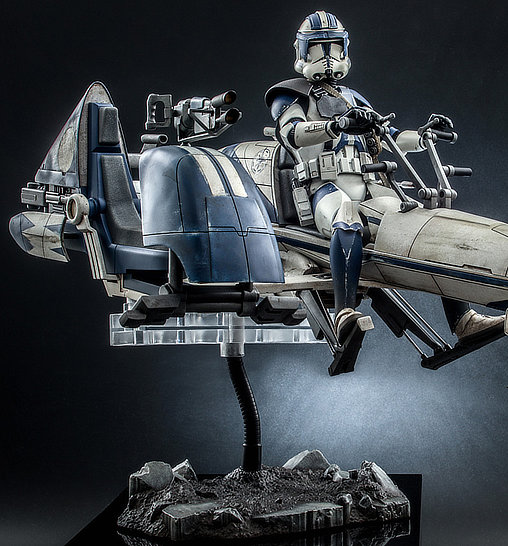 Star Wars - The Clone Wars: Heavy Weapons Clone Trooper und BARC Speeder mit Sidecar, 1/6 Figur von Hot Toys