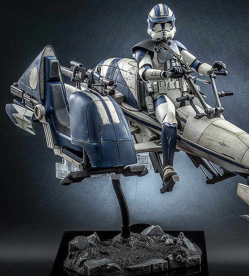 Star Wars - The Clone Wars: Heavy Weapons Clone Trooper und BARC Speeder mit Sidecar, 1/6 Figur von Hot Toys