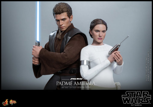 Star Wars - Episode II - Attack of the Clones: Padmé Amidala, 1/6 Figur ... https://spaceart.de/produkte/sw180-padme-amidala-figur-hot-toys.php