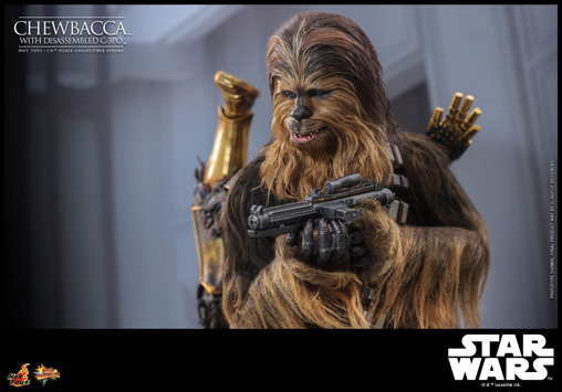 Star Wars - Episode V - The Empire Strikes Back: Chewbacca with disassembled C-3PO, 1/6 Figur von Hot Toys
