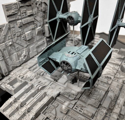 Star Wars - Episode IV - A New Hope: Death Star Battle TIE Fighter Diorama, Diorama von SPACEart