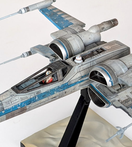Star Wars - Episode VII - The Force Awakens: T-70 X-Wing Starfighter, Fertig-Modell von SPACEart