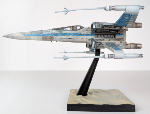 Star Wars - Episode VII - The Force Awakens: T-70 X-Wing Starfighter, Fertig-Modell von SPACEart