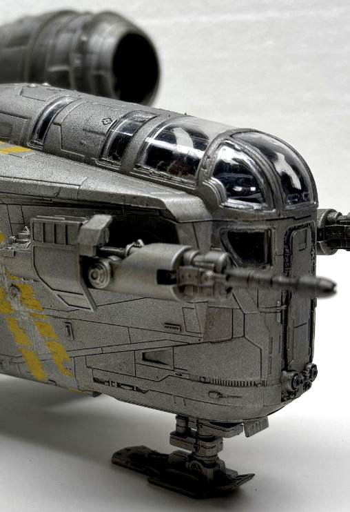 Star Wars - The Mandalorian: Razor Crest, Fertig-Modell von SPACEart