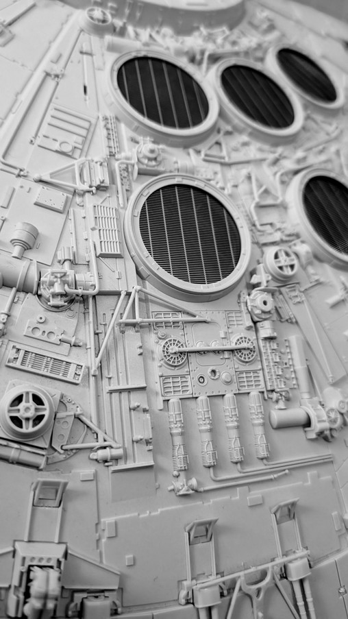 Star Wars - Episode IV - A New Hope: Millennium Falcon - Perfect Grade, Fertig-Modell von Bandai