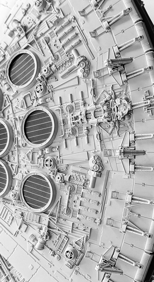 Star Wars - Episode IV - A New Hope: Millennium Falcon - Perfect Grade, Fertig-Modell von Bandai