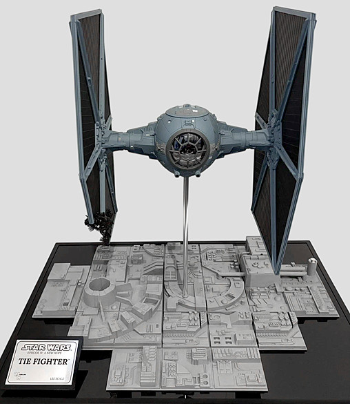 Star Wars - Episode IV - A New Hope: TIE Fighter - Deluxe Diorama - Battle Damaged von SPACEart, weitere Produktansicht 5