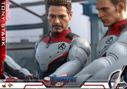 The Avengers - Endgame: Tony Stark - Team Suit, 1/6 Figur von Hot Toys