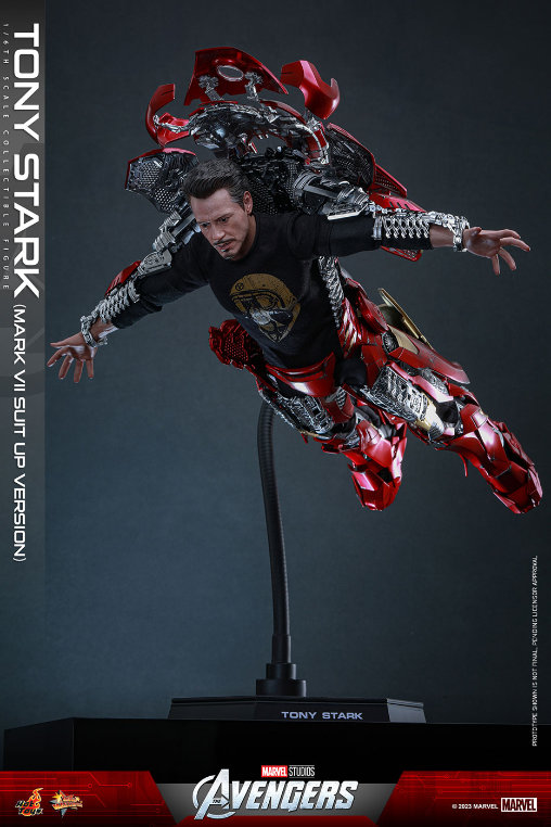The Avengers: Tony Stark - Mark 7 Suit Up Version, 1/6 Figur von Hot Toys