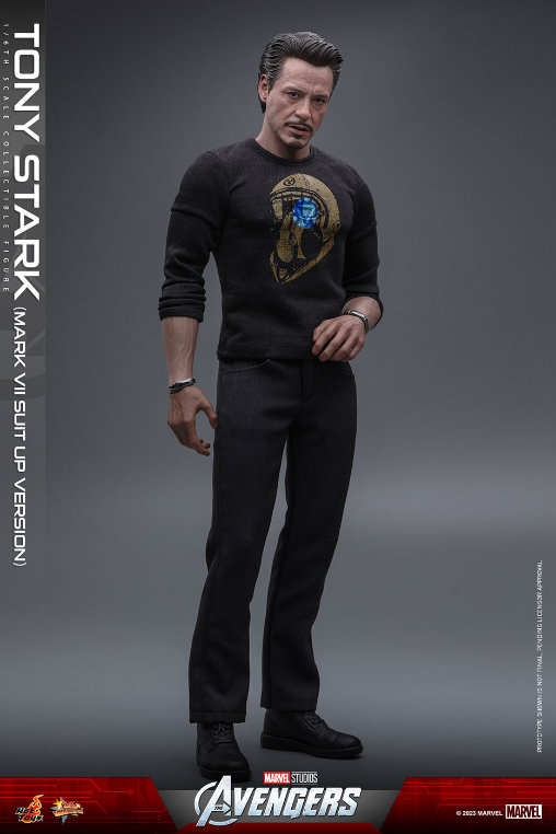 The Avengers: Tony Stark - Mark 7 Suit Up Version, 1/6 Figur von Hot Toys