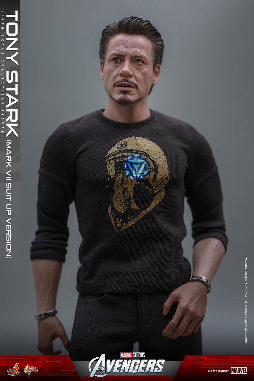 The Avengers: Tony Stark - Mark 7 Suit Up Version, 1/6 Figur von Hot Toys