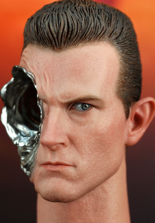 Terminator 2: T-1000 in Sarah Connor Disguise, 1/6 Figur von Hot Toys