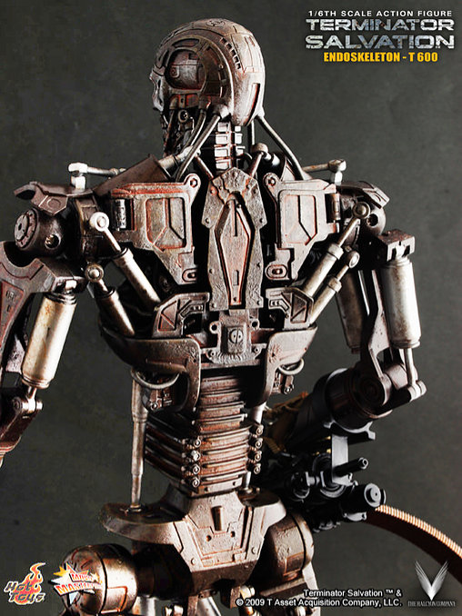 Terminator - Salvation: T-600 Endoskeleton, 1/6 Figur von Hot Toys
