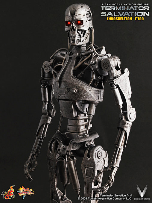 Terminator - Salvation: T-700 Endoskeleton, 1/6 Figur von Hot Toys
