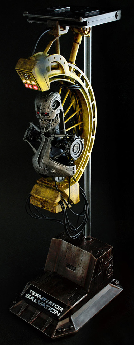 Terminator - Salvation: T-700 Factory Diorama von Hot Toys, weitere Produktansicht 7