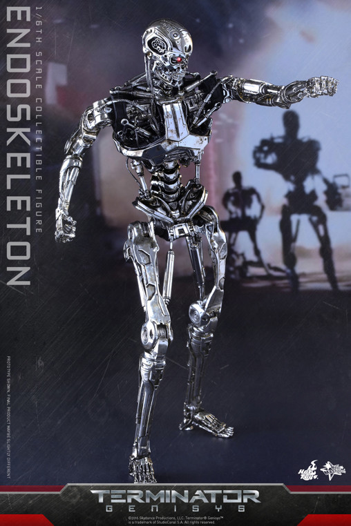 Terminator - Genisys: T-800 Endoskelett von Hot Toys, weitere Produktansicht 4