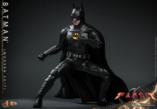The Flash: Batman - Modern Suit, 1/6 Figur von Hot Toys
