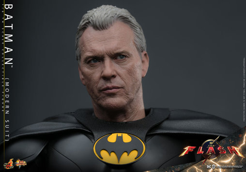 The Flash: Batman - Modern Suit, 1/6 Figur von Hot Toys