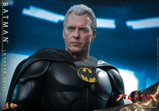 The Flash: Batman - Modern Suit, 1/6 Figur von Hot Toys