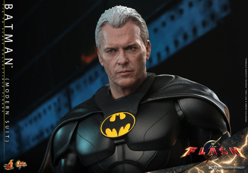 The Flash: Batman - Modern Suit, 1/6 Figur von Hot Toys