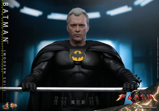 The Flash: Batman - Modern Suit, 1/6 Figur von Hot Toys