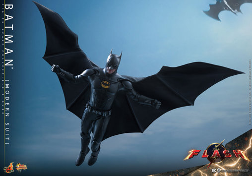 The Flash: Batman - Modern Suit, 1/6 Figur von Hot Toys