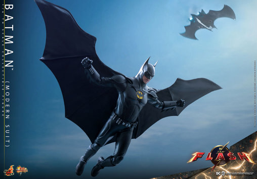 The Flash: Batman - Modern Suit, 1/6 Figur von Hot Toys