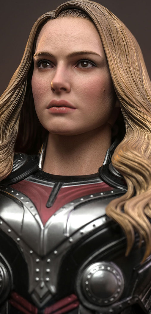 Thor - Love and Thunder: Mighty Thor, 1/6 Figur von Hot Toys