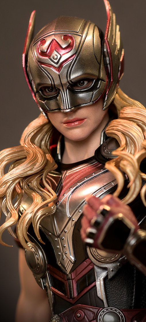 Thor - Love and Thunder: Mighty Thor, 1/6 Figur von Hot Toys