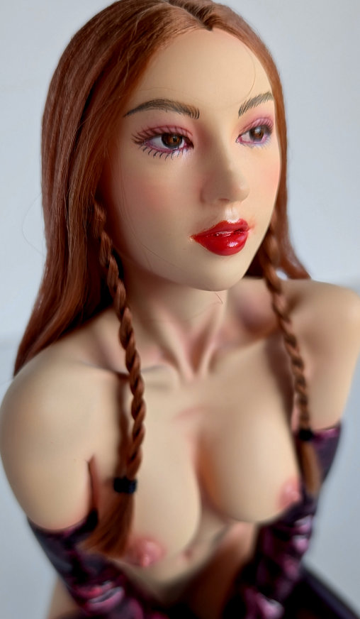 Velvet Vision: Aurelia - Real Hair, Statue von SPACEart