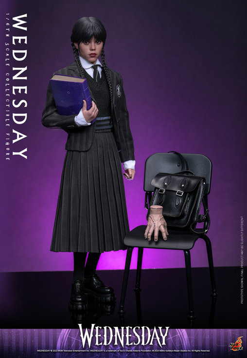 Wednesday: Wednesday Addams, 1/6 Figur von Hot Toys