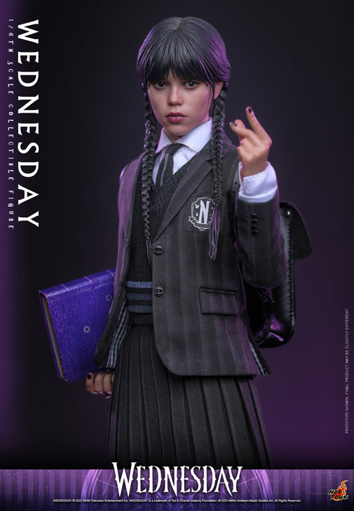 Wednesday: Wednesday Addams, 1/6 Figur von Hot Toys