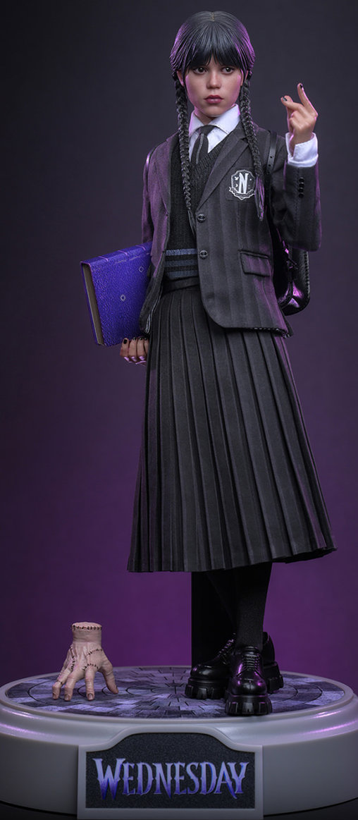 Wednesday: Wednesday Addams, 1/6 Figur von Hot Toys
