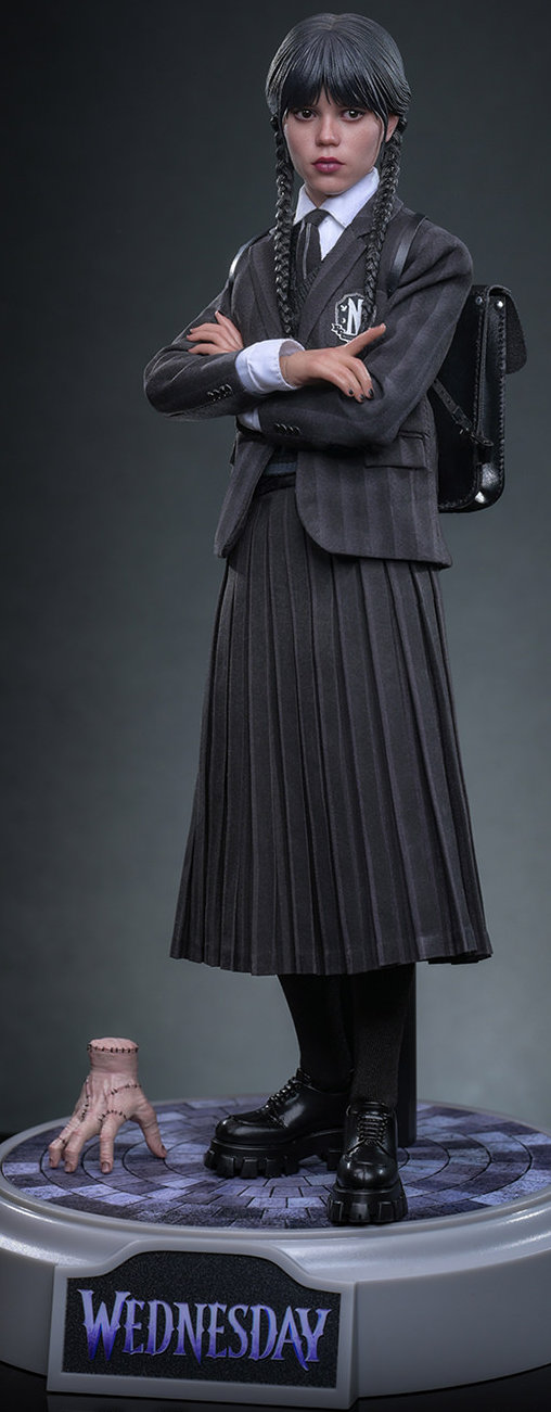 Wednesday: Wednesday Addams, 1/6 Figur von Hot Toys